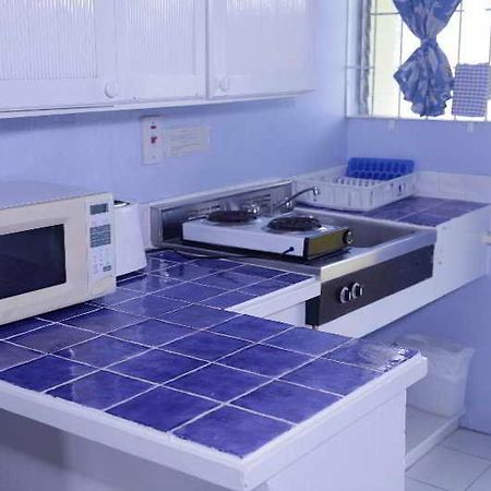 Meridian Inn Oistins المظهر الخارجي الصورة